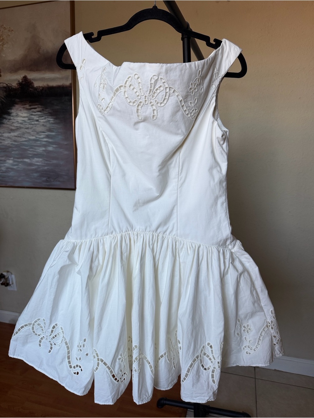 House of CB LAUREN White Cotton Broderie Anglaise Boat Neck Mini Dress NWOT sz L - Picture 4 of 15